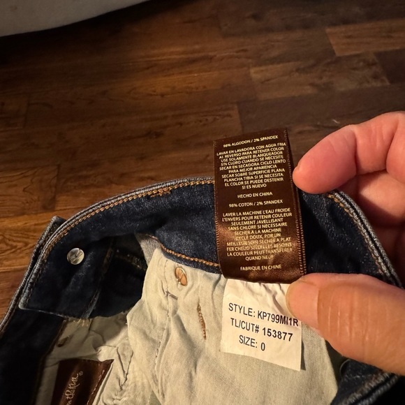 Kut from the Kloth Katy Cropped Boyfriend Cuffed Jeans - Picture 5 of 6